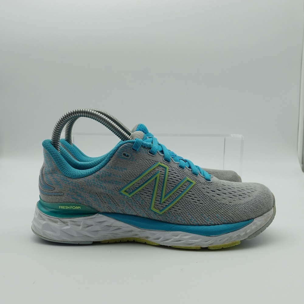 New Balance Fresh Foam X 880 V11 Women Size 7.5 Shoes Blue Running Sneakers